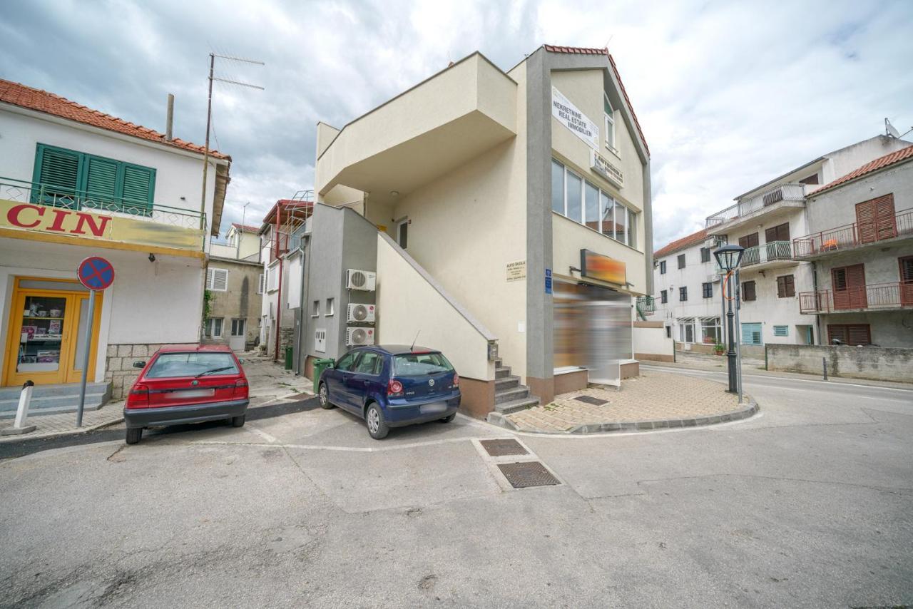 Studio Apartman Salis Vodice Apartment Exterior photo